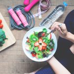 Găsirea echilibrului între alimentație și exerciții pentru sănătate maximă