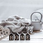 Top 10 moduri de a-ți decora casa cu buget minim