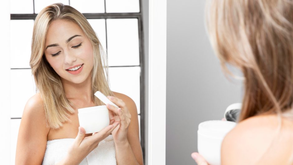 Cum să-ți menții pielea hidratată și fină pe timpul nopții