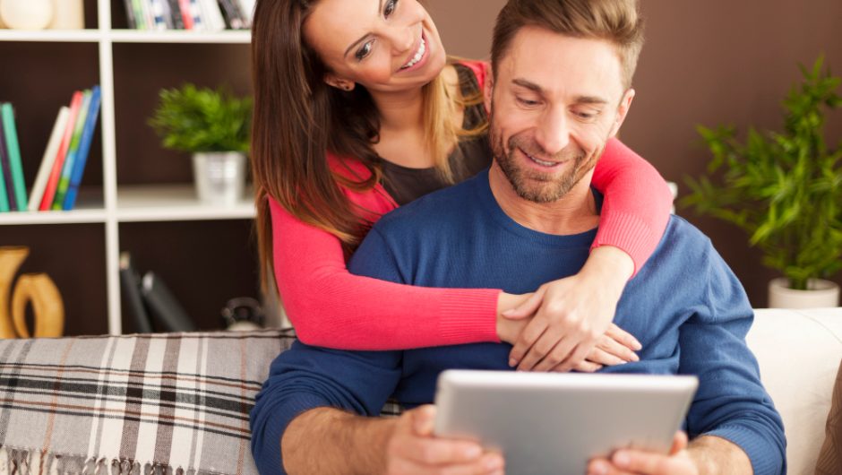 Sfaturi pentru relații sănătoase în era digitală
