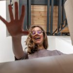 Cum transformi o curte banală într-un spațiu în care chiar vrei să stai