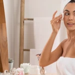 Rutina anti-aging: De ce consecvența contează mai mult decât numărul de produse